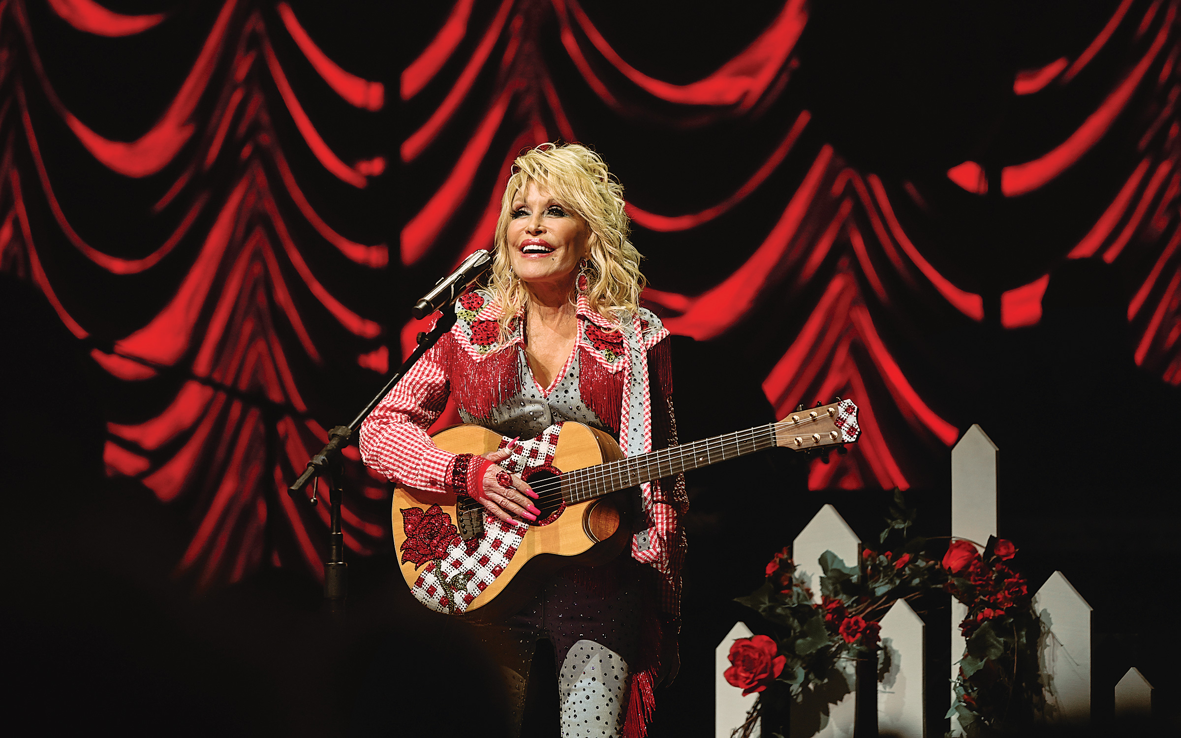 welcome-to-the-dollyverse-dolly-parton-makes-her-first-ever-sxsw